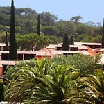 Village De - Le Sentier Des Pins Parque de vacaciones 3*